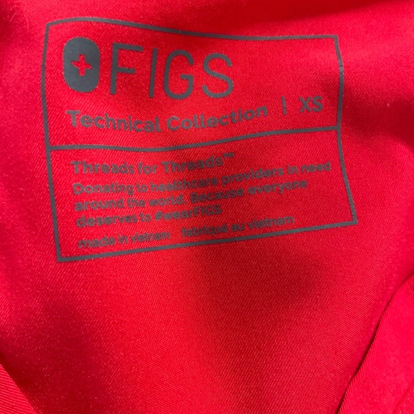 FIGS Scrubs Top & Pants - Picture 4 of 8